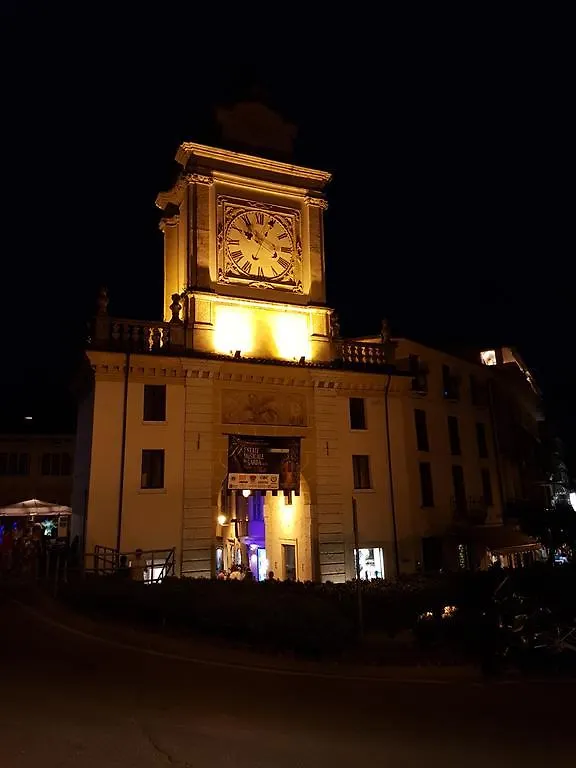 Residenza Teatro Vecchio Apartment Salo